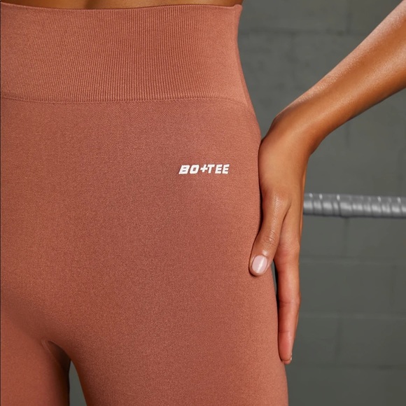 Bo & Tee Surge Curved Waist Seamless Scrunch Leggings - Rust - Small - Picture 5 of 10